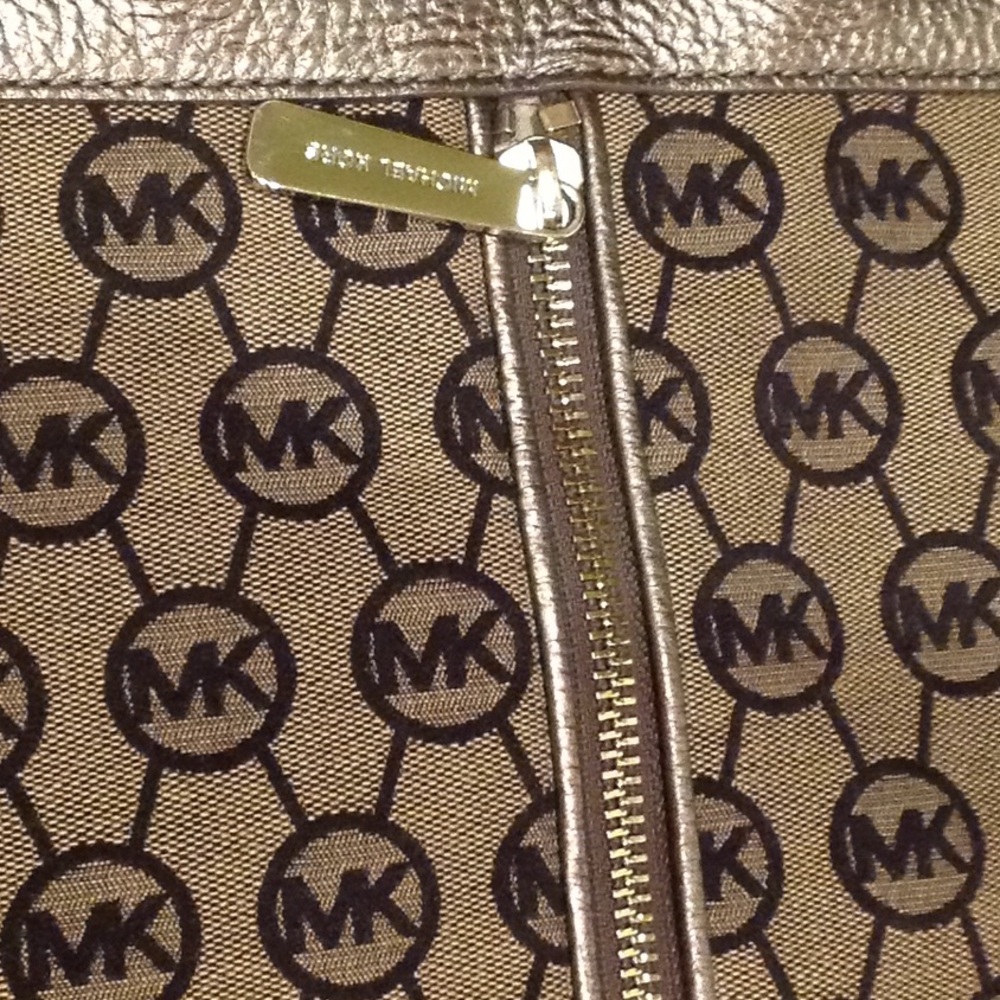 Michael Kors handbag - Picture 2 of 2
